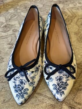Margaux × Gal Meets Glam "The Pointe" Ballet Flat In Blue Toile Floral